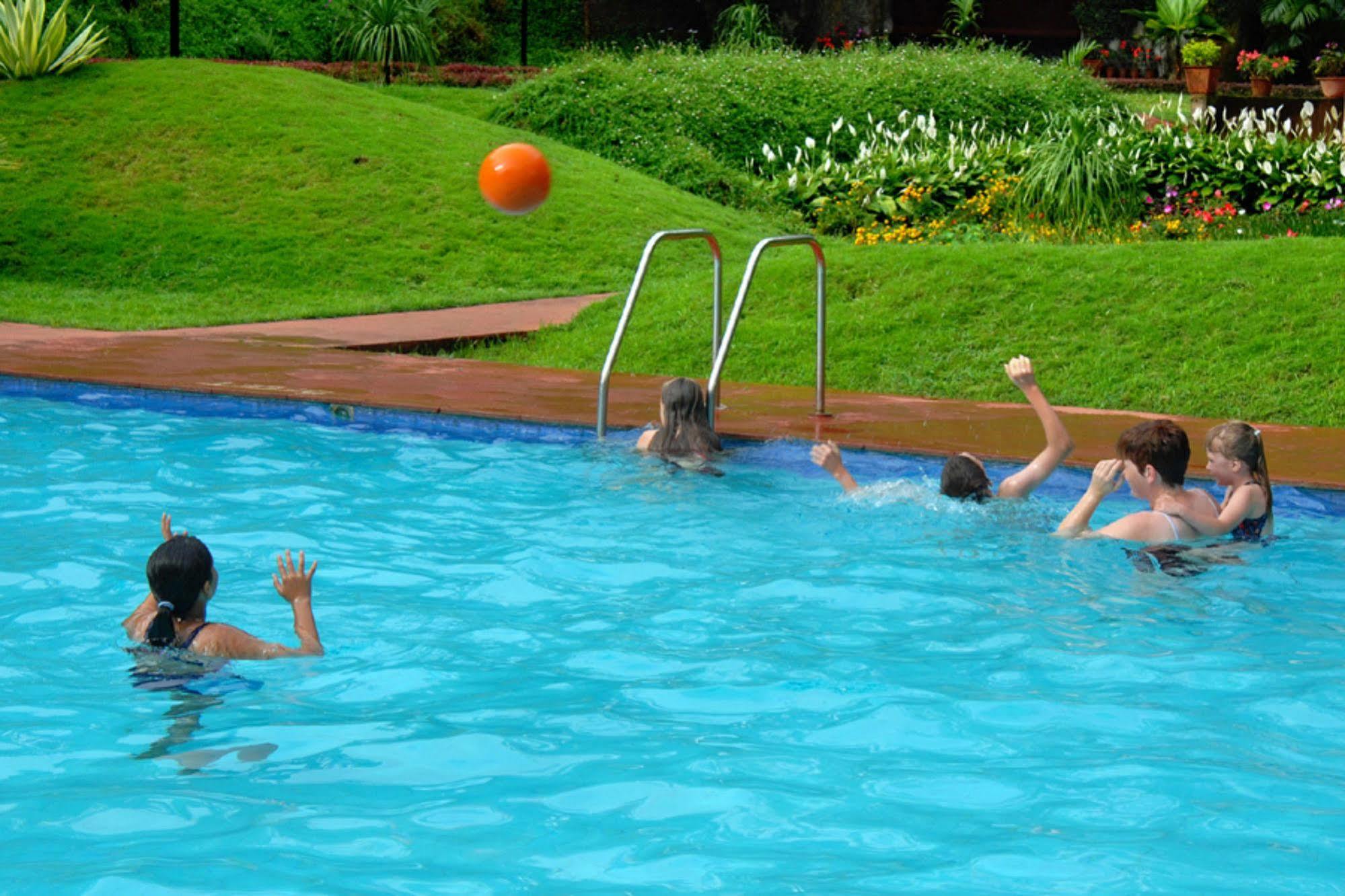 Carmelia Haven Resort Thekkady Kültér fotó